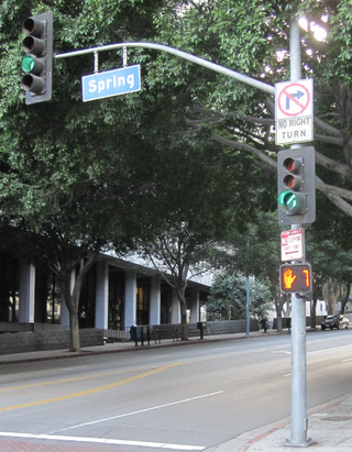 Illustration for article titled Commuting by Bike: Signaling, Common Intersections, and Traffic